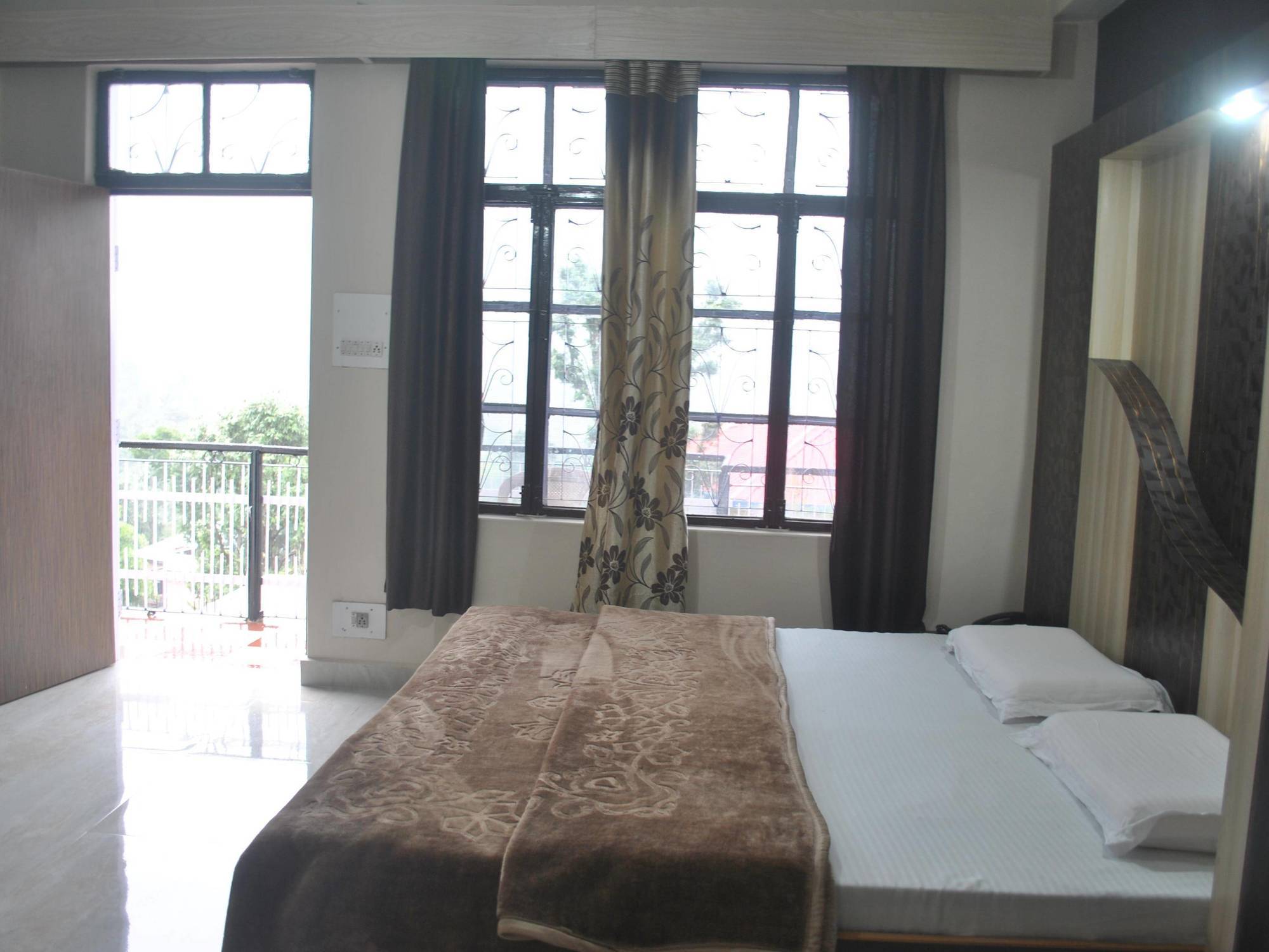 Dharamkot Inn Dharamshala Esterno foto