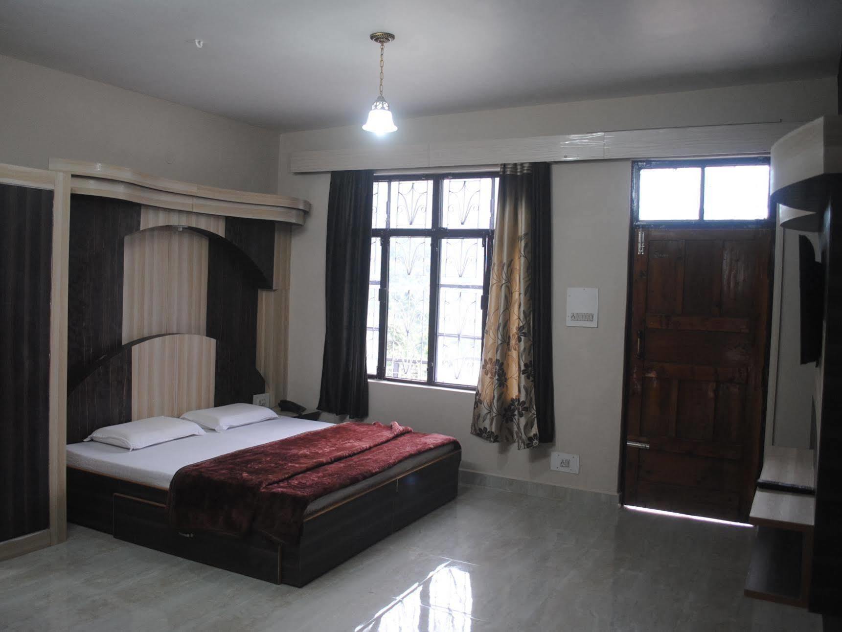 Dharamkot Inn Dharamshala Esterno foto